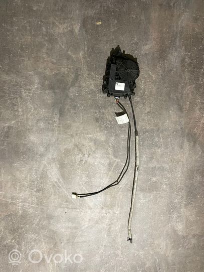 BMW X3 G01 Siłownik elektryczny podnoszenia klapy tylnej / bagażnika 738356110