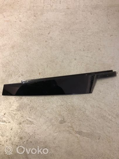 BMW 5 G30 G31 Rivestimento modanatura del vetro della portiera anteriore 7390122