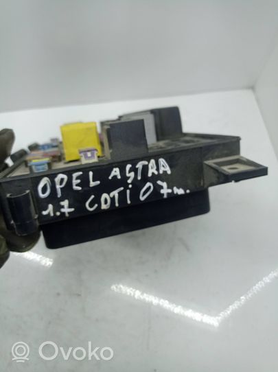 Opel Astra H Module confort 13250232