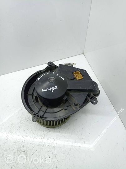 Audi A4 S4 B5 8D Ventola riscaldamento/ventilatore abitacolo 8d1820021