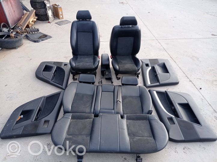 Ford Mondeo Mk III Sitze und Türverkleidungen komplett 