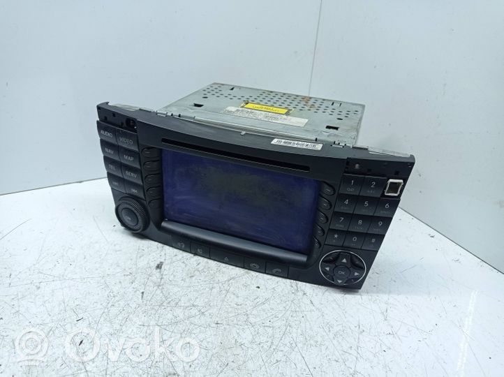 Mercedes-Benz CLS C219 Panel / Radioodtwarzacz CD/DVD/GPS A2118704789001