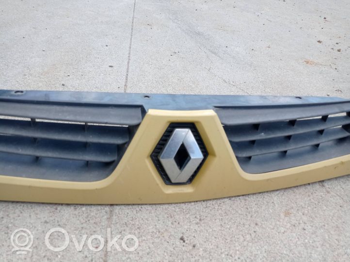 Renault Kangoo I Grille calandre supérieure de pare-chocs avant 