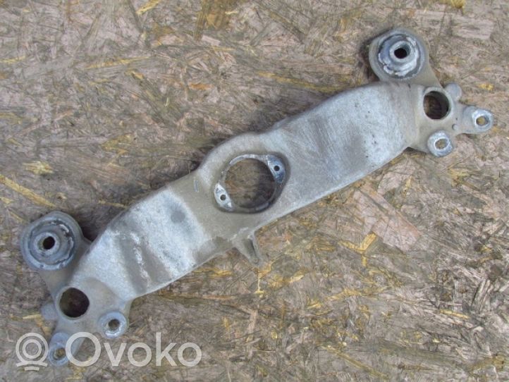 Audi A4 S4 B5 8D Supporto di montaggio scatola del cambio 