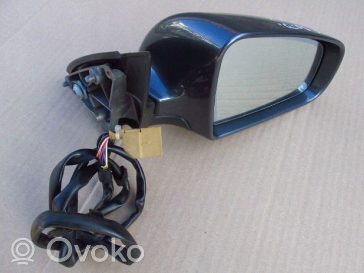 Audi A4 S4 B5 8D Front door electric wing mirror 