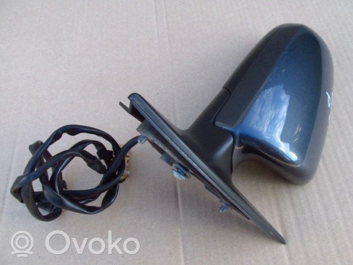 Audi A4 S4 B5 8D Front door electric wing mirror 