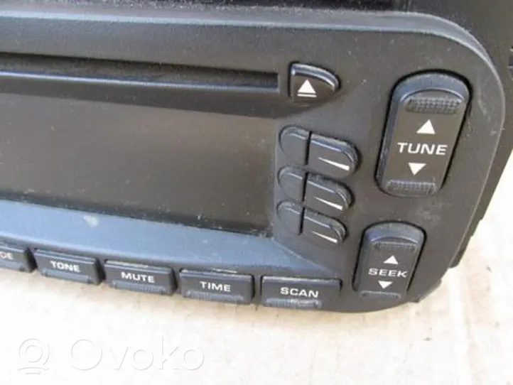 Jeep Cherokee III KJ Radio/CD/DVD/GPS-pääyksikkö Cherokee