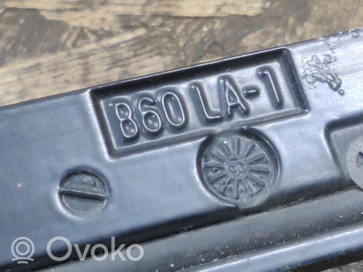 Infiniti G35 Front wiper blade arm B60LA1