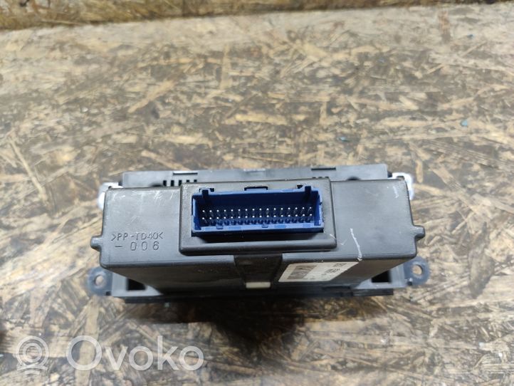 Cadillac SRX Climate control unit 25770603