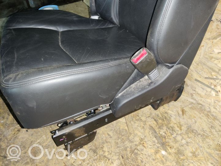 Cadillac SRX Fotel przedni pasażera 25737275