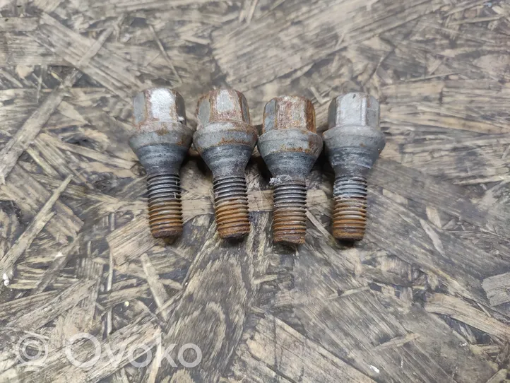 Dacia Logan I Nuts/bolts 