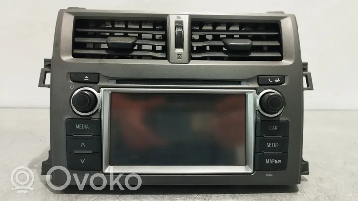 Toyota Verso-S Panel / Radioodtwarzacz CD/DVD/GPS 