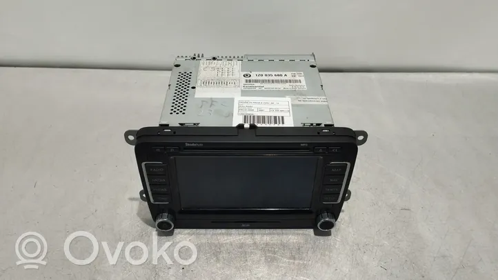 Skoda Octavia Mk2 (1Z) Panel / Radioodtwarzacz CD/DVD/GPS 