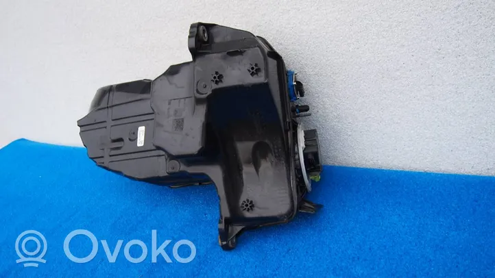 Audi Q7 4M Serbatoio vaschetta liquido AdBlue 4M0131878