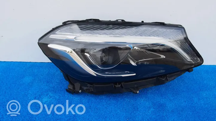 Mercedes-Benz A W176 Lampa przednia A1769069000