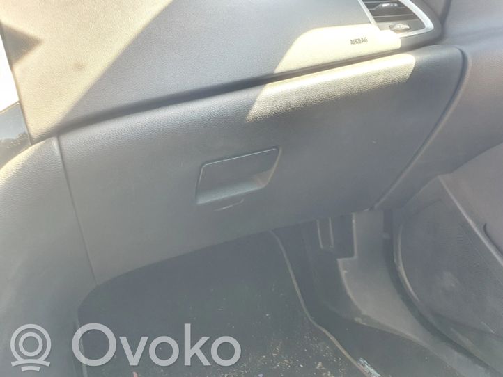 Opel Astra J Glove box, 52.40 € RRR