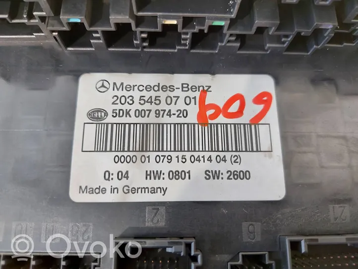 Mercedes-Benz C W203 Module de fusibles 2035450710