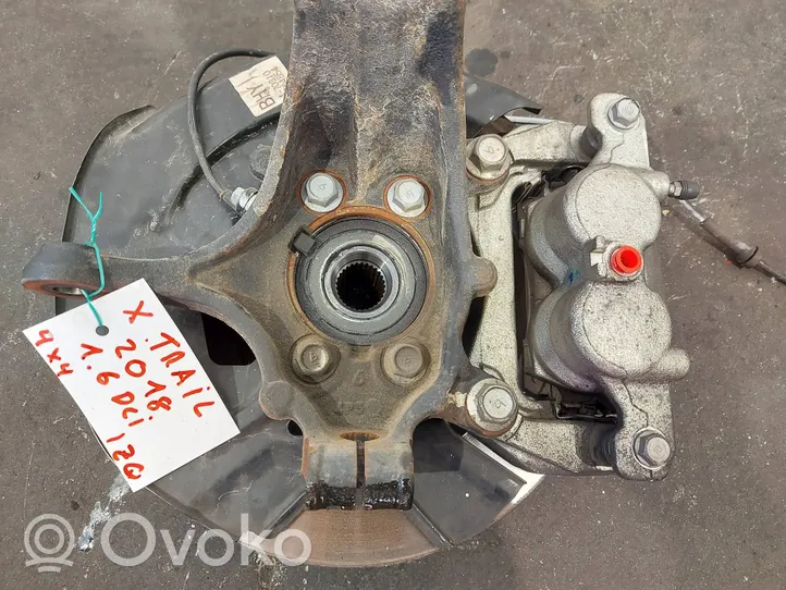 Nissan X-Trail T32 Caliper de freno delantero 