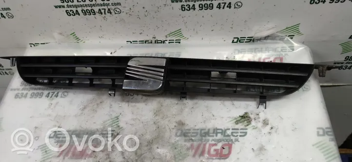 Seat Arosa Grille de calandre avant 6H0853653C