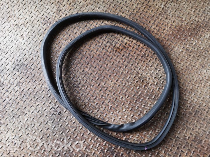 Opel Mokka Rear door rubber seal (on body) 