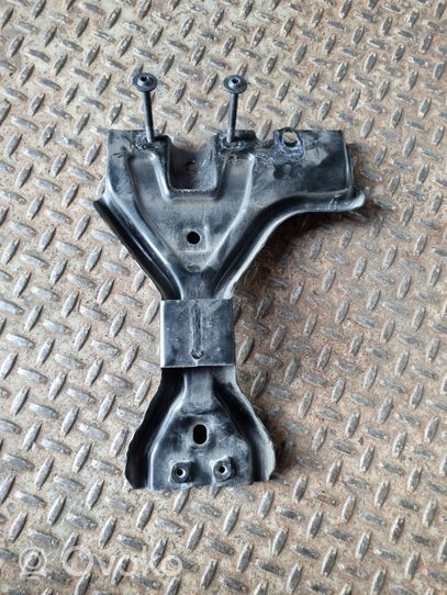 Volkswagen Tiguan Staffa del pannello di supporto del radiatore 5N0805567F