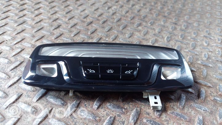 BMW 5 G30 G31 Illuminazione sedili posteriori 6848614