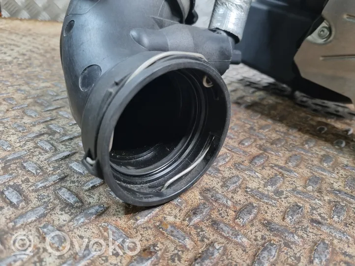 BMW 5 G30 G31 Boîtier de filtre à air 8577140