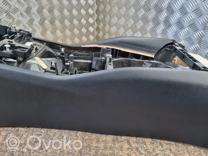 BMW 5 G30 G31 Center console 9362721