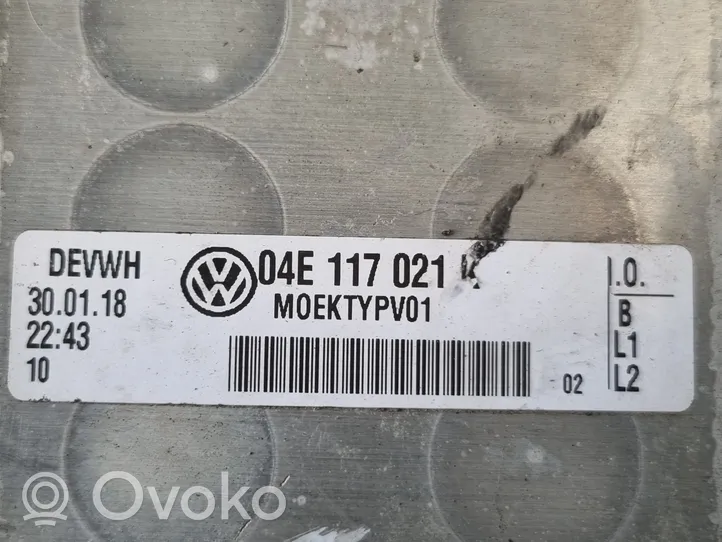 Skoda Fabia Mk3 (NJ) Supporto di montaggio del filtro dell’olio 04E117021