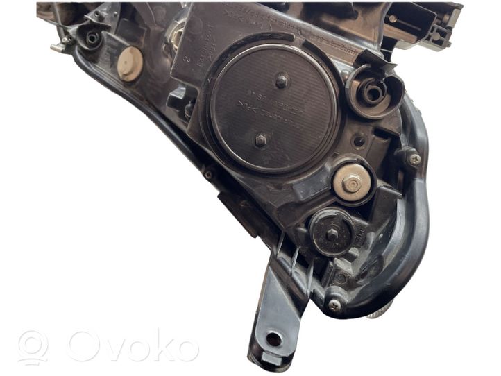 Toyota RAV 4 (XA40) Lampa przednia 8118542680