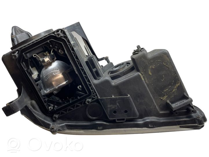 Lexus RX 330 - 350 - 400H Lampa przednia 8118548240