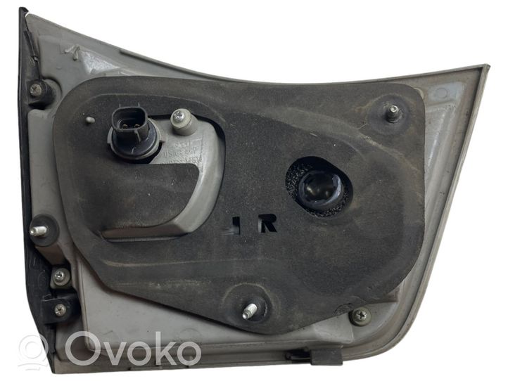 Lexus RX 300 Lampy tylnej klapy bagażnika 8158148050