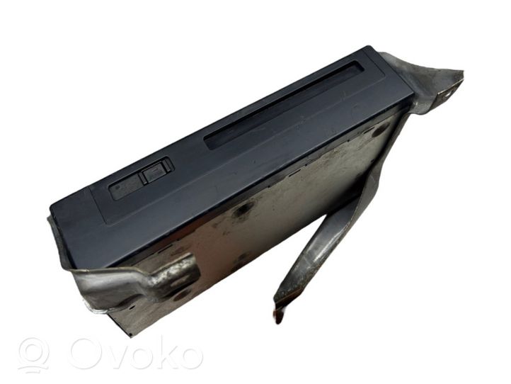 Lexus RX 330 - 350 - 400H Stacja multimedialna GPS / CD / DVD 8684113020