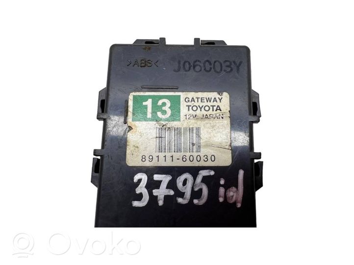 Toyota Land Cruiser (J100) Moduł sterowania Gateway 8911160030