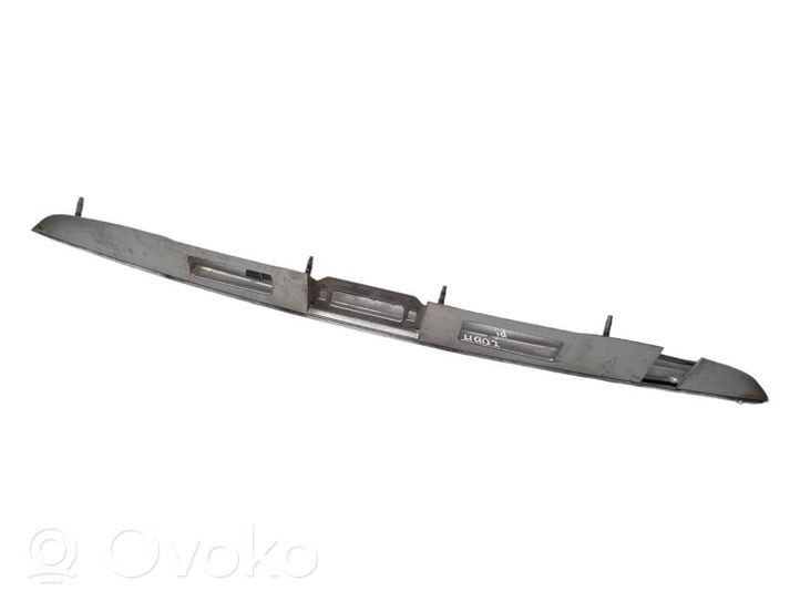 Lexus RX 330 - 350 - 400H Takaluukun rekisterikilven valon palkki 7680148040