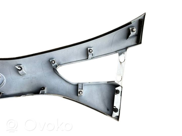 Toyota Yaris Rivestimento portellone 768110DA30