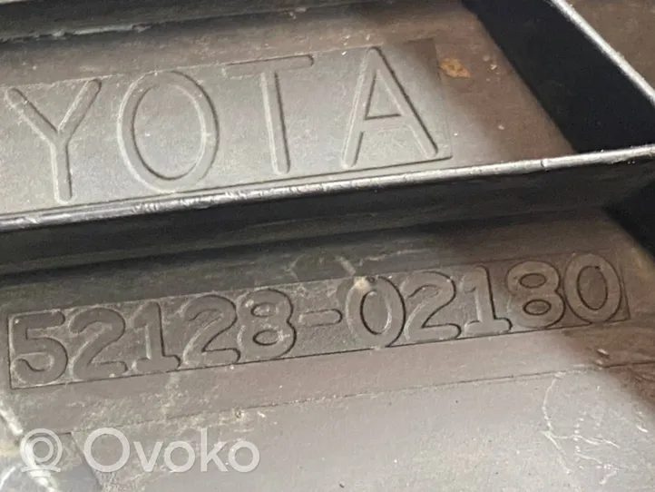 Toyota Corolla E120 E130 Krata halogenu 5212802180