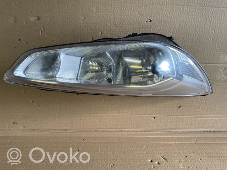 Ford Focus ST Lampa przednia F1EB13W029AD