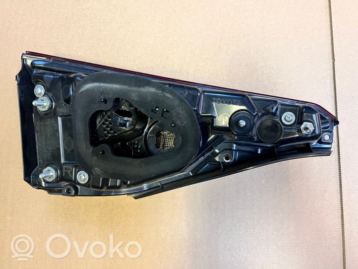 Toyota Corolla E210 E21 Lampy tylnej klapy bagażnika 8158002C3100