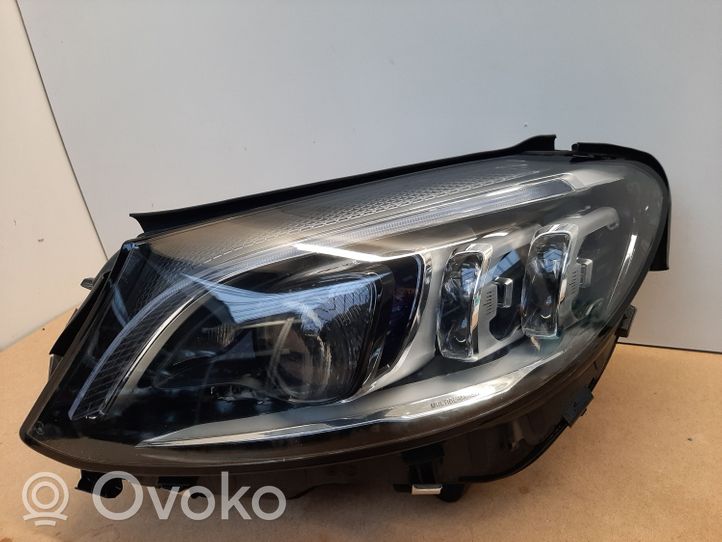 Mercedes-Benz C AMG W205 Lampa przednia 