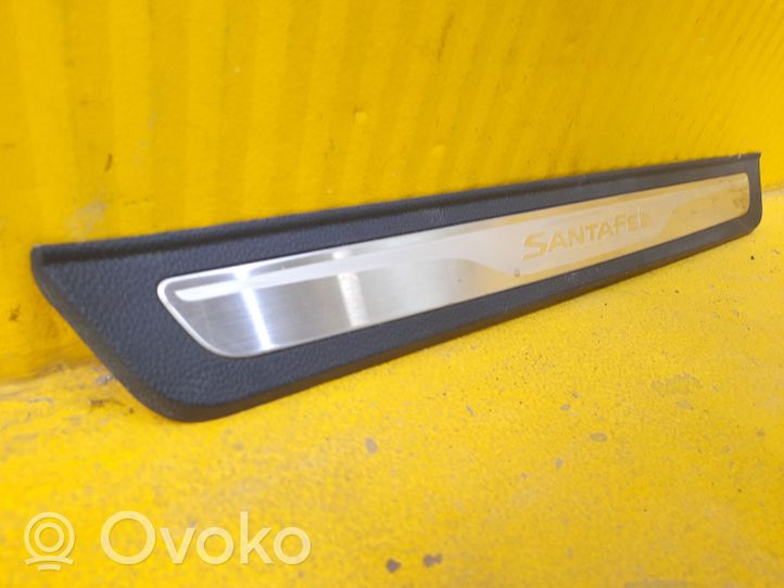 Hyundai Santa Fe Rivestimento vano piedi laterale 858842W500585742W50085888