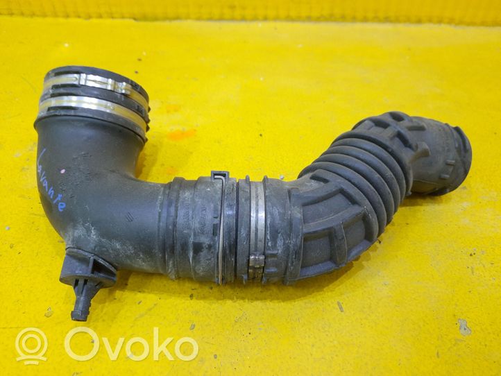 Maserati Levante Turboahtimen ilmanoton letku 670101260