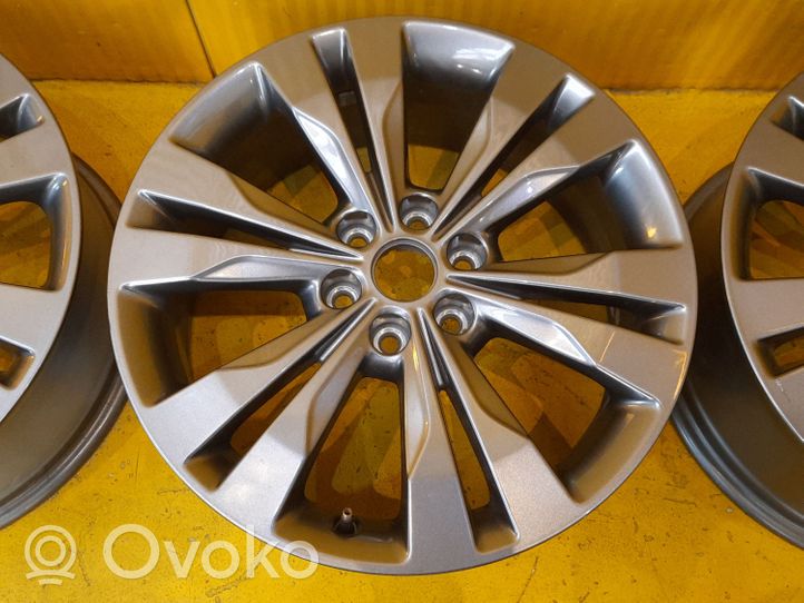 Mercedes-Benz W470 R18 alloy rim N838015