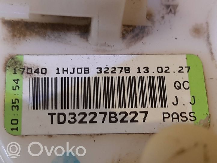 Nissan Micra Polttoainesäiliön pumppu TD3227B227