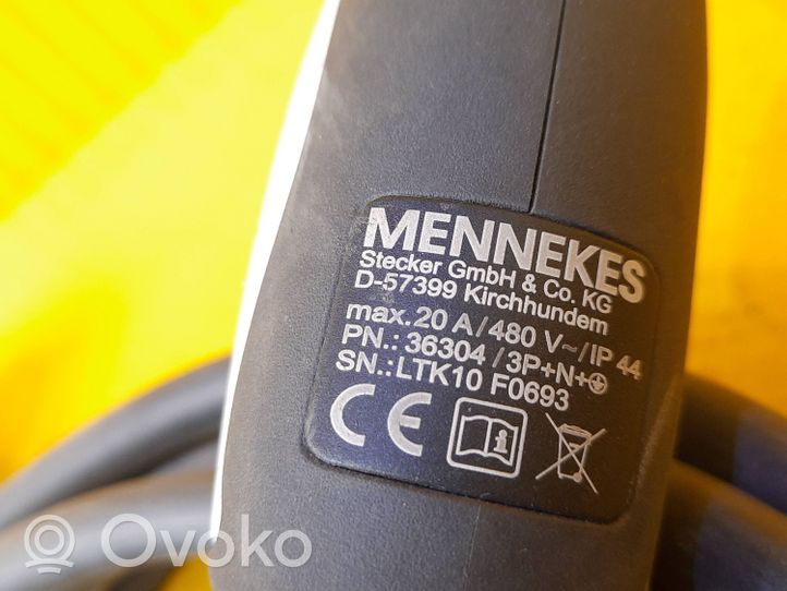Mercedes-Benz EQS V297 Sähköauton latauskaapeli A0005833301