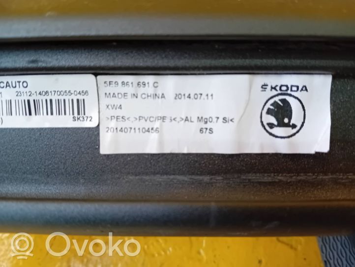 Skoda Octavia Mk3 (5E) Filet à bagages pour coffre 5E9861691C