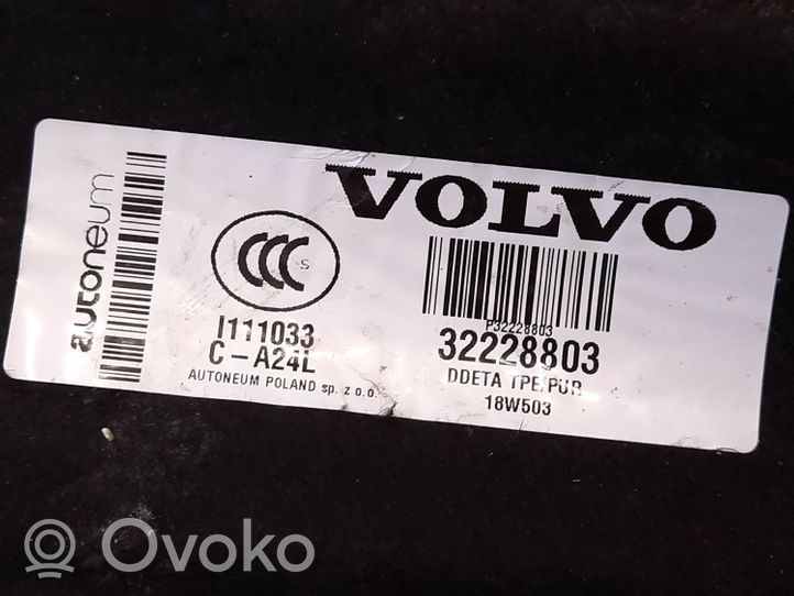 Volvo V60 Alfombra revestimiento delantero 32228803