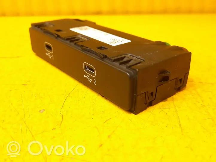 Audi A6 S6 C8 4K USB-pistokeliitin 4N1035736