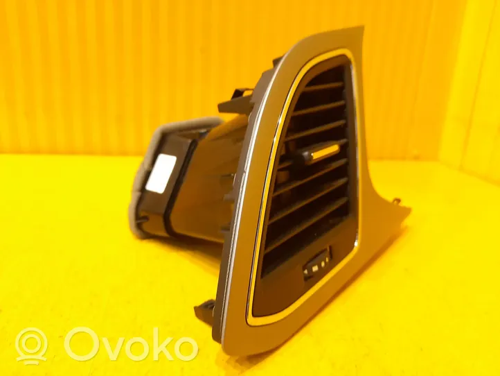 Seat Leon (5F) Centrinės oro grotelės 5F1820951