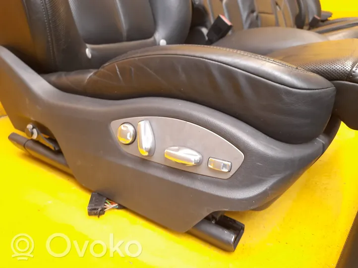 Porsche Cayenne (9PA) Fotele / Kanapa / Komplet 